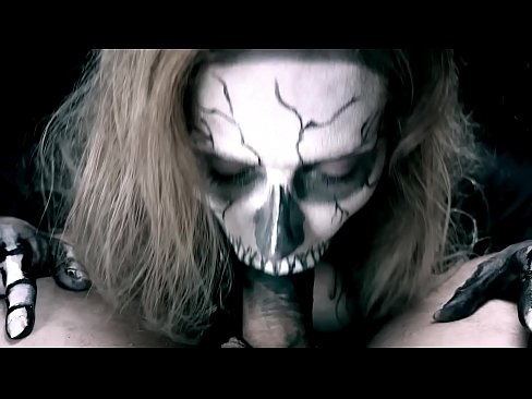 ❤️ Demon jente suger kuk med sin svarte munn og svelger cum. Sexvideo ved no.redporn-tv.ru