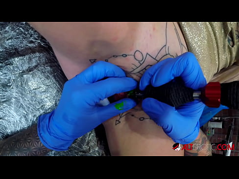 ❤️ Ekstremt tatovert hottie Sully Savage tok en tatovering på klitoris Sexvideo ved no.redporn-tv.ru